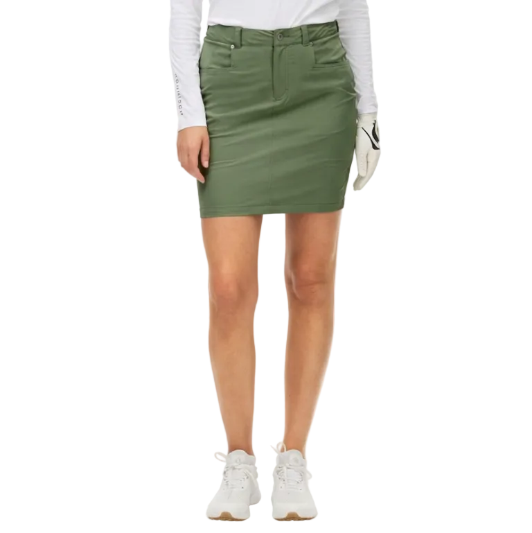 Röhnisch Chie Comfort Skort Sage Green - GolfCenter.fr