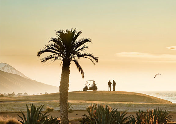 Voyage golf : comment adapter son équipement à la destination