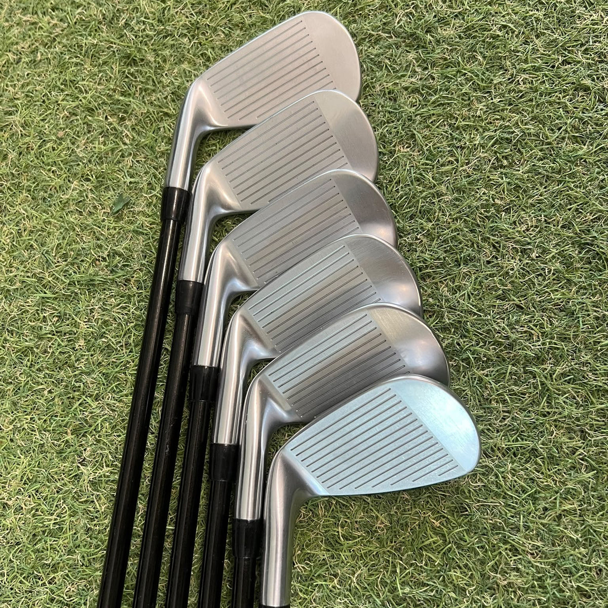 Titleist Série de Fers T250 2025 (club demo occasion) Shaft TOUR AD