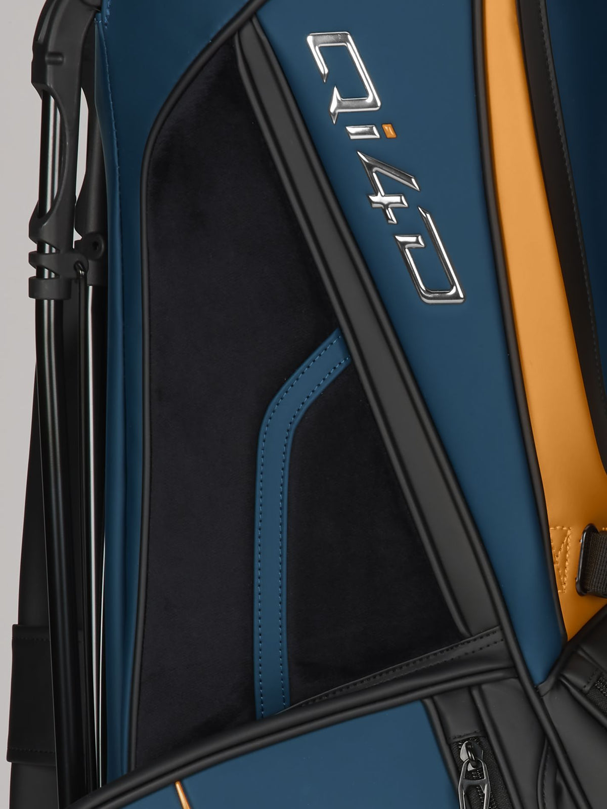 TaylorMade Sac Trépied Qi4D Tour Stand Bag 2026